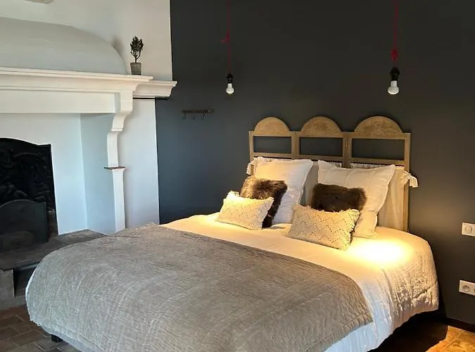 La Chambre De Leopoldine Au Mas Entre-Vignes