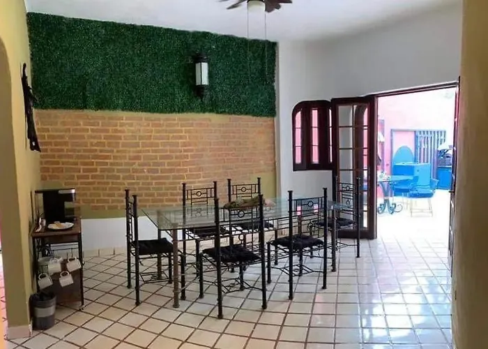 Villa Oasis-Solo Traveller Studio