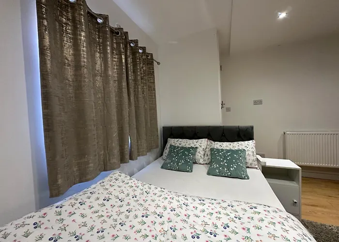 Smart Cosy/Small Double Room In Oakridge Road Bromley