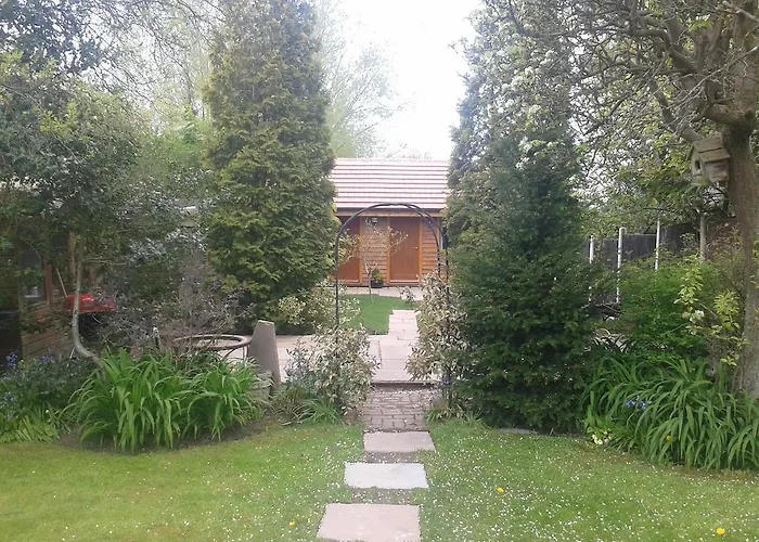 Manor Garden Lodge