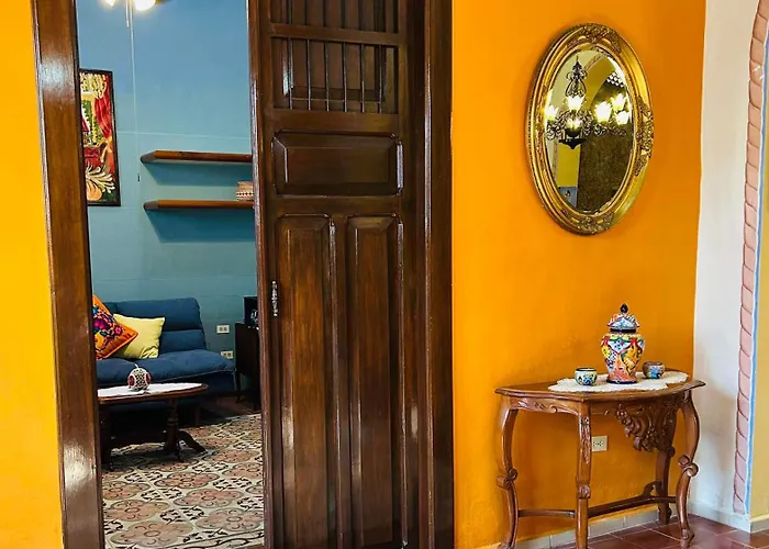 Casa Tres Colibries