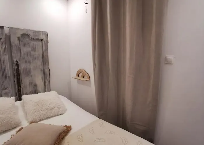 Au Poème du Chêne, Logement indépendant, Calme, Parking gratuit