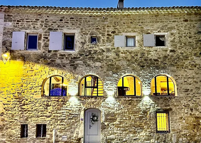 La Maison des Vendangeurs - TABLE D'HÔTES le soir du jeudi au lundi - Jacuzzi - Balnéo SPA - ACCES Piscine pour chambre Grafitti et chambre La Tour