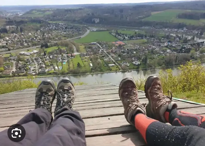 Escale Chambre D'Hotes Au Coeur Du Vieux Profondeville Entre Namur Et Dinant, Pres De La Meuse