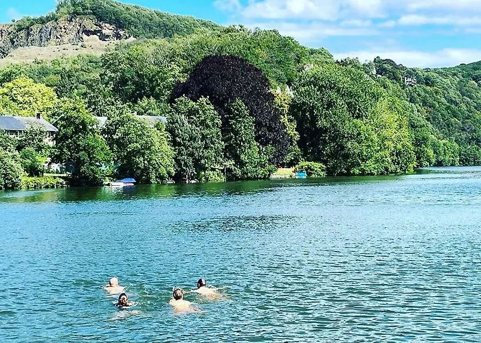 Escale Chambre D'Hotes Au Coeur Du Vieux Profondeville Entre Namur Et Dinant, Pres De La Meuse