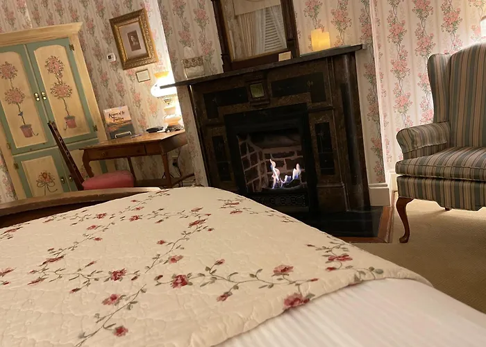 The Oaks Victorian Inn