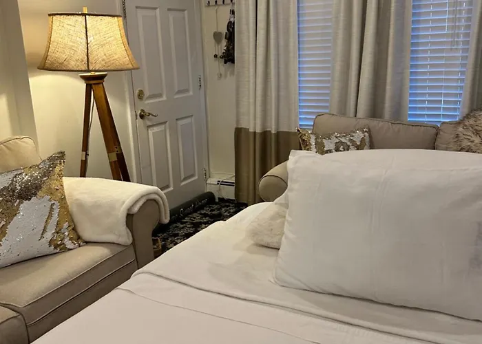 Welcoming Private Suite With French Touches
