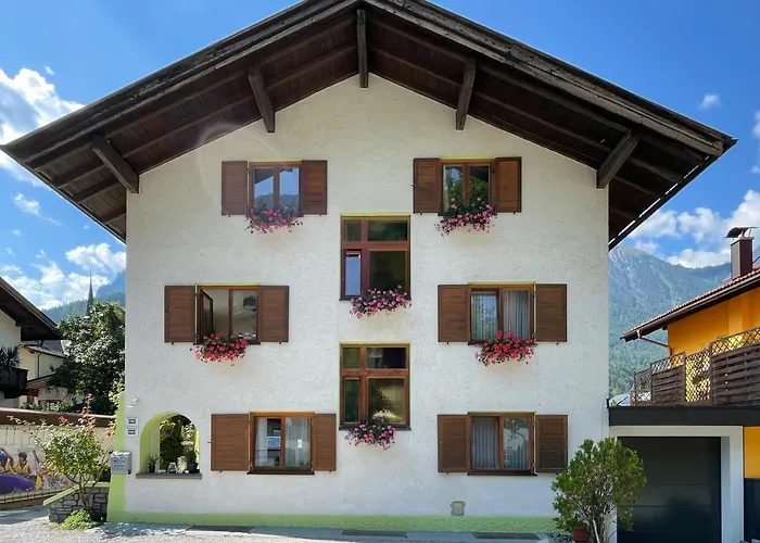 Haus Gertraud Bed and Breakfast Oetz