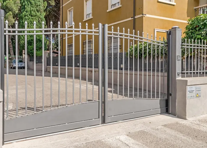 Casa Mirko - B&B con stazione ricarica auto elettriche parcheggio privato auto moto biciclette