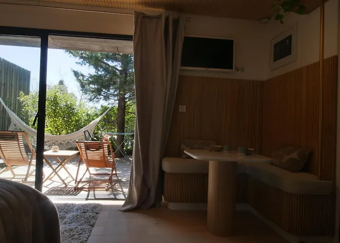 Bien Loin D'Ici Spa B&B