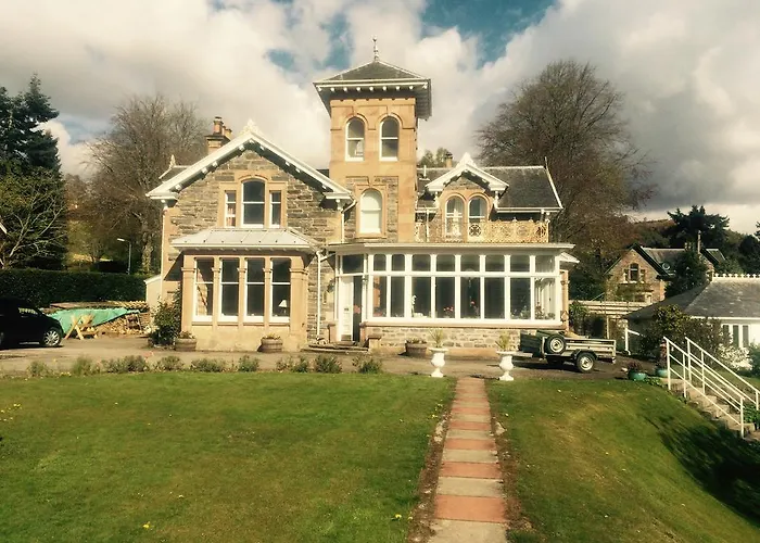 Holly Lodge