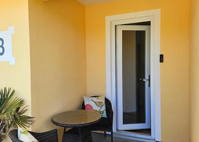 Kerikeri Blue Chair B&B