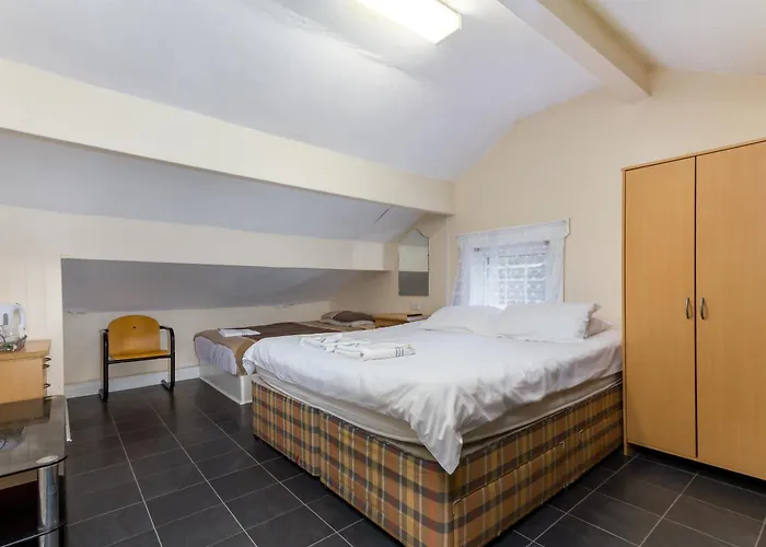 Brecks Hotel