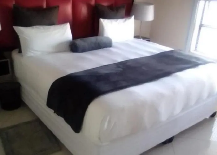 Dineo'S Lodge And Spa
