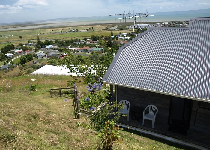 Grafton Cottage & Chalets