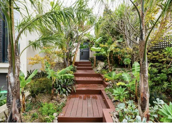 Bayside Boutique Retreat- Black Rock, Melbourne.
