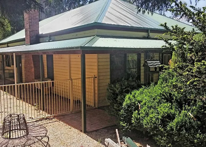 Rustic Refuge Guesthouse