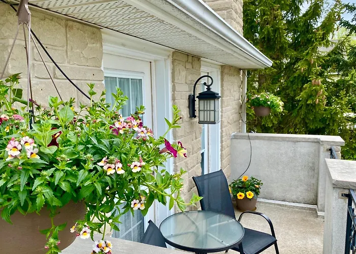 Explorer House Bed & Breakfast