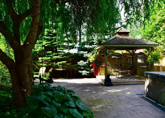 Explorer House Bed & Breakfast