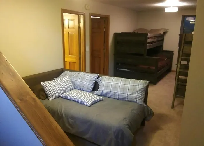 Historic Twin Tudors Inn