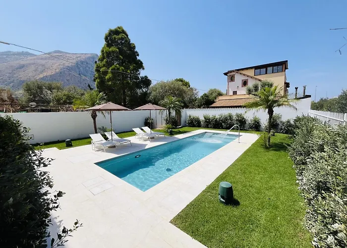 Marina Boutique Rooms
