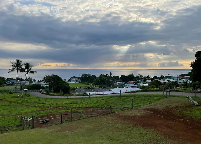 Hawaii Magic Skies B&B Farmstay