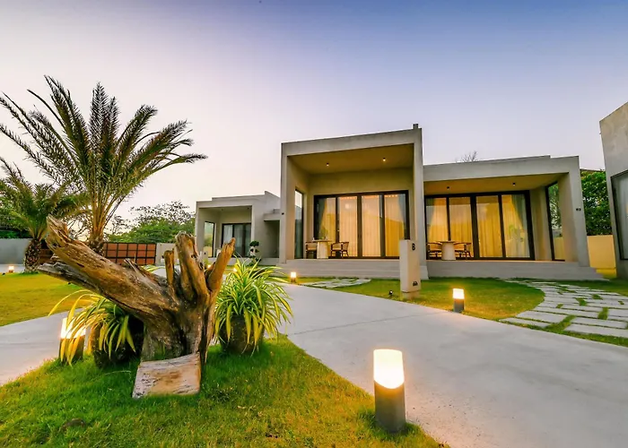 Tana Beach Villas