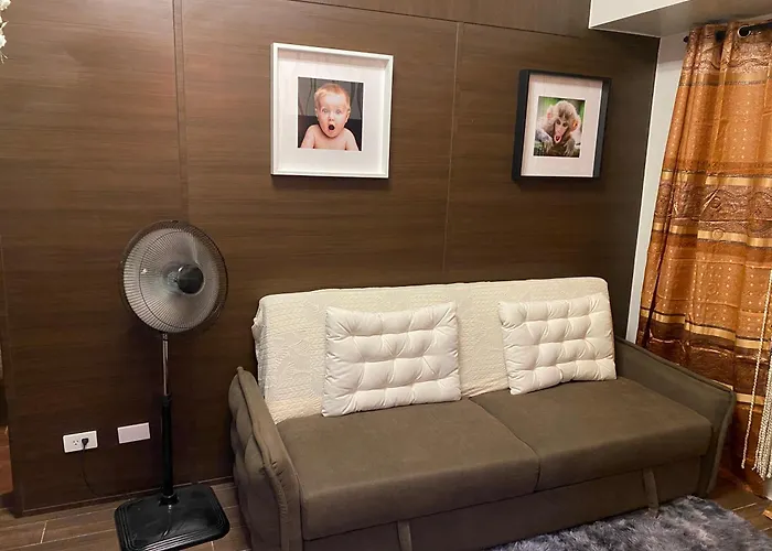 Makati Air Luxury Package - Laugh Sleep Brunch Surf 300 Mbps Fast