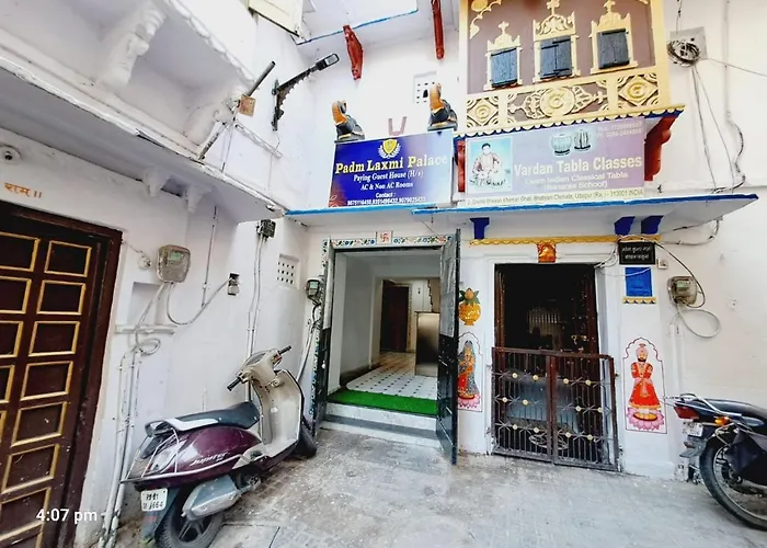 Padmlaxmi Guest House