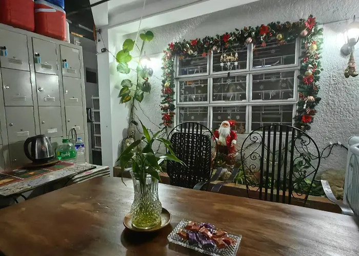 Bed And Breakfast Small Cozy Room With Balcony, T&B, Fast Wifi, Netflix