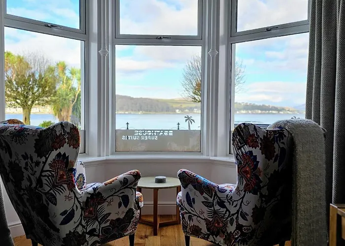 Boat House Super Suites
