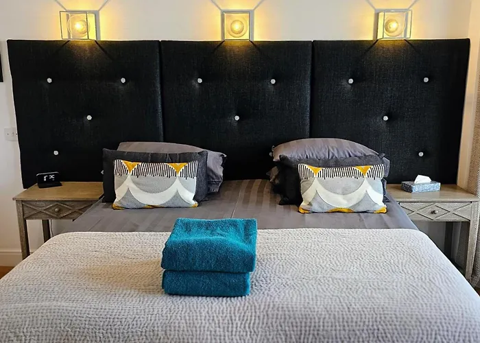 Boat House Super Suites