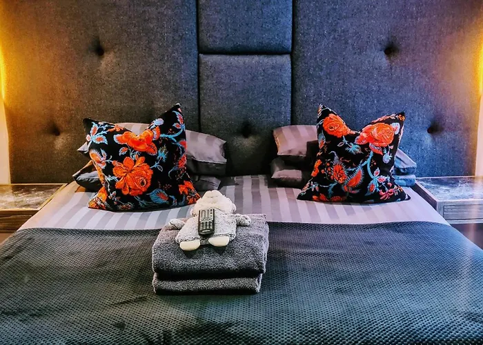 Boat House Super Suites