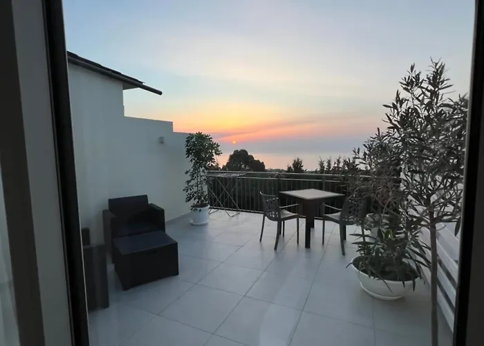 Villa Mimosa Florital - Free Private Parking On site&in Tropea