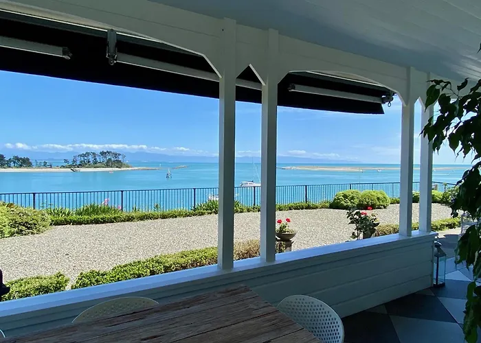 Villa Victoria - Waterfront Nelson