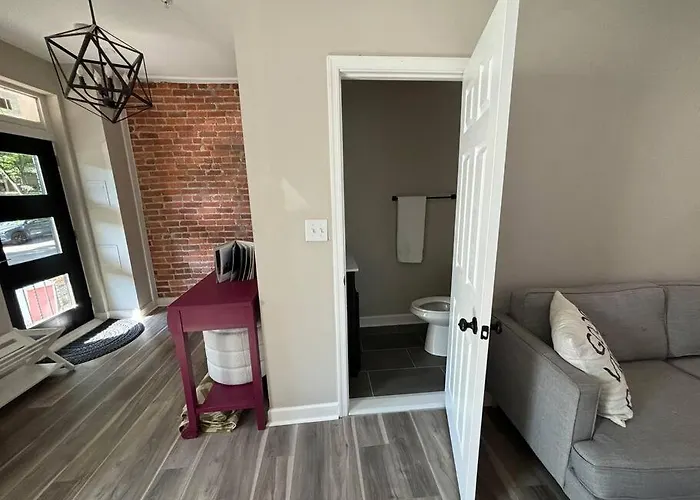 Spacious 5Br 15 Mins From Downtown -Free Parking!