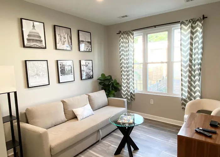 Spacious 5Br 15 Mins From Downtown -Free Parking!