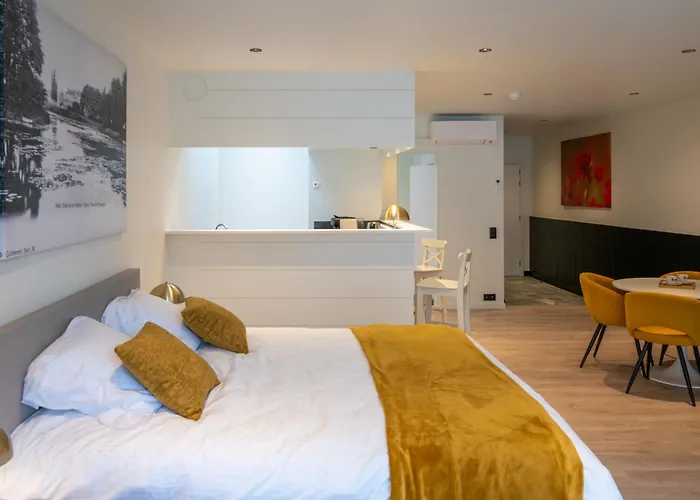Meningate Lodge