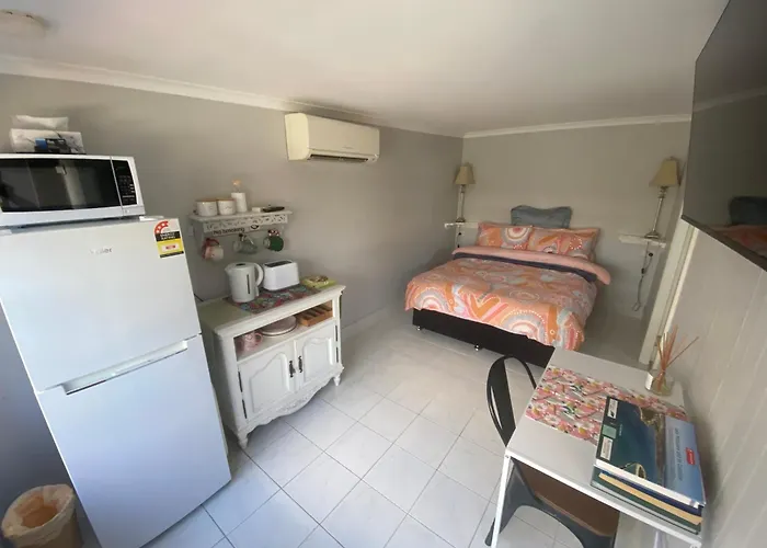 Churchill'S B&B Twin Spa Getaway Studio