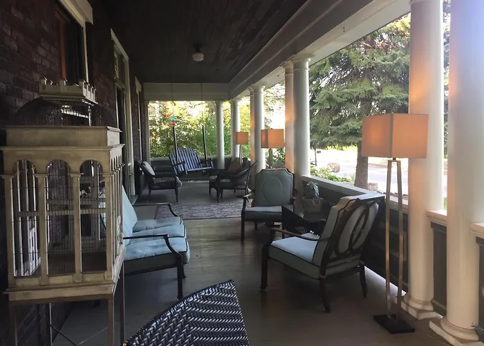 Historic Lion'S Head C1910 Bed & Breakfast Niagara Falls