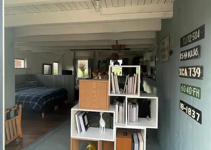Holiday Cottage De Garage Inn