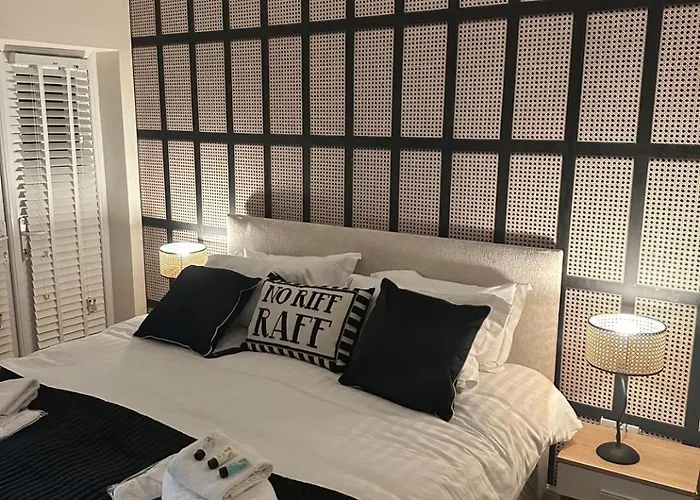 The Mayfair Lodge & Family Suite