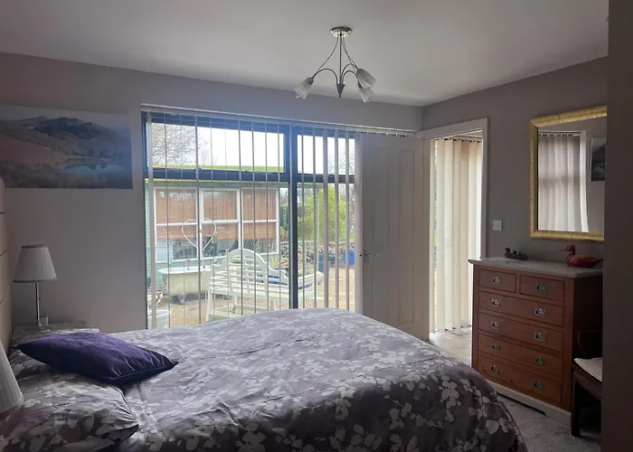Orchard Side Bed And Breakfast
