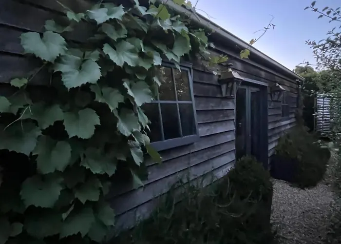 Elm Cottage Barn