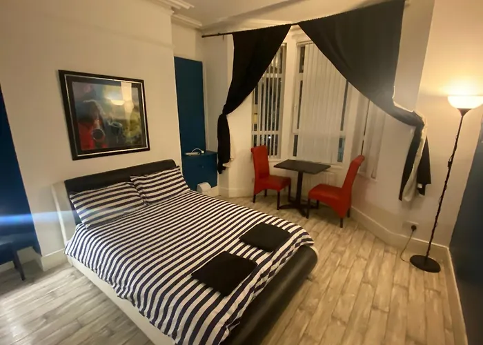 Belfast Bnb Over 25S Only