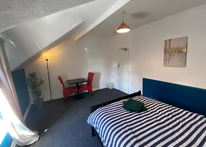 Belfast Bnb Over 25S Only