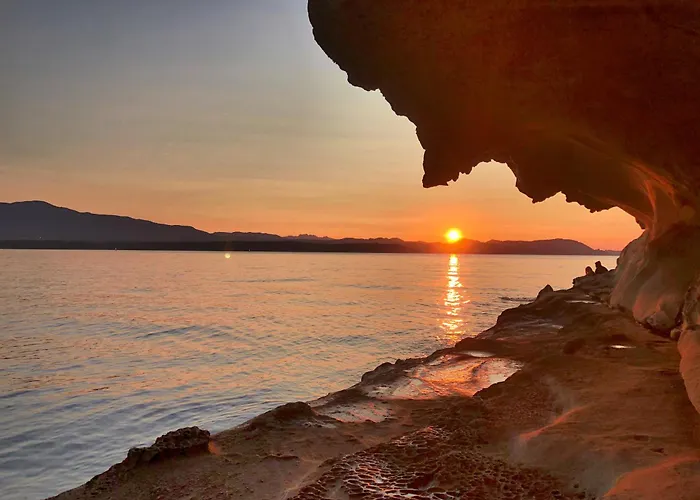 Gabriola Island B&B By The Sea
