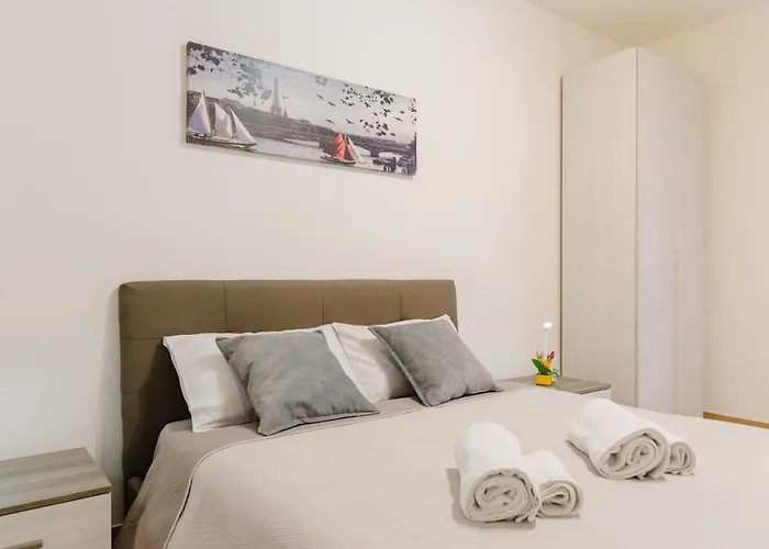 G21 Guest House