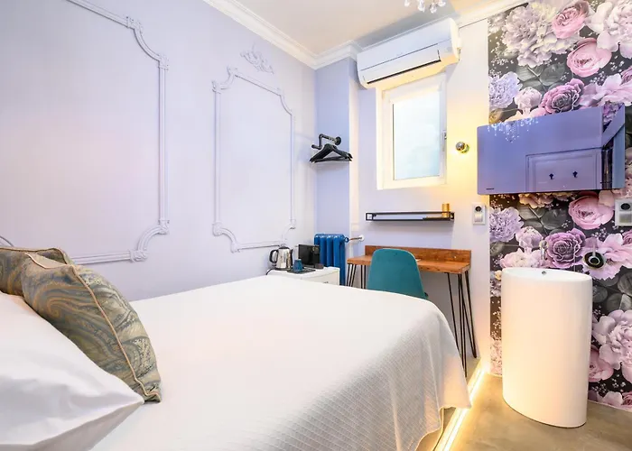 Dog Admiral - Urban Guest House