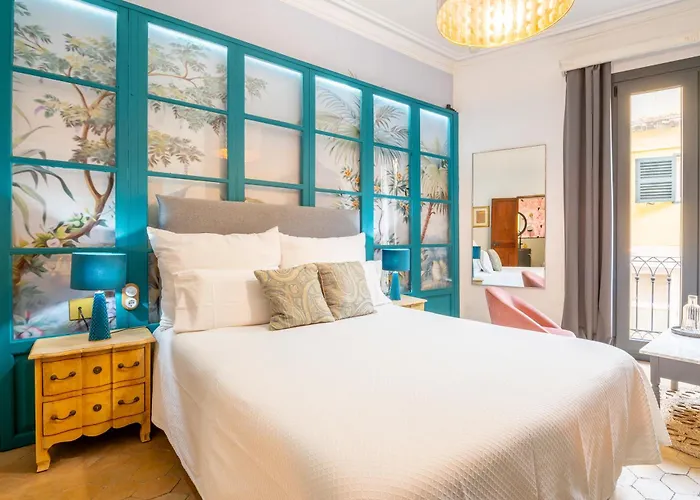 Dog Admiral - Urban Guest House